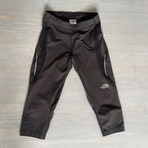 The North Face short/cropped black legging